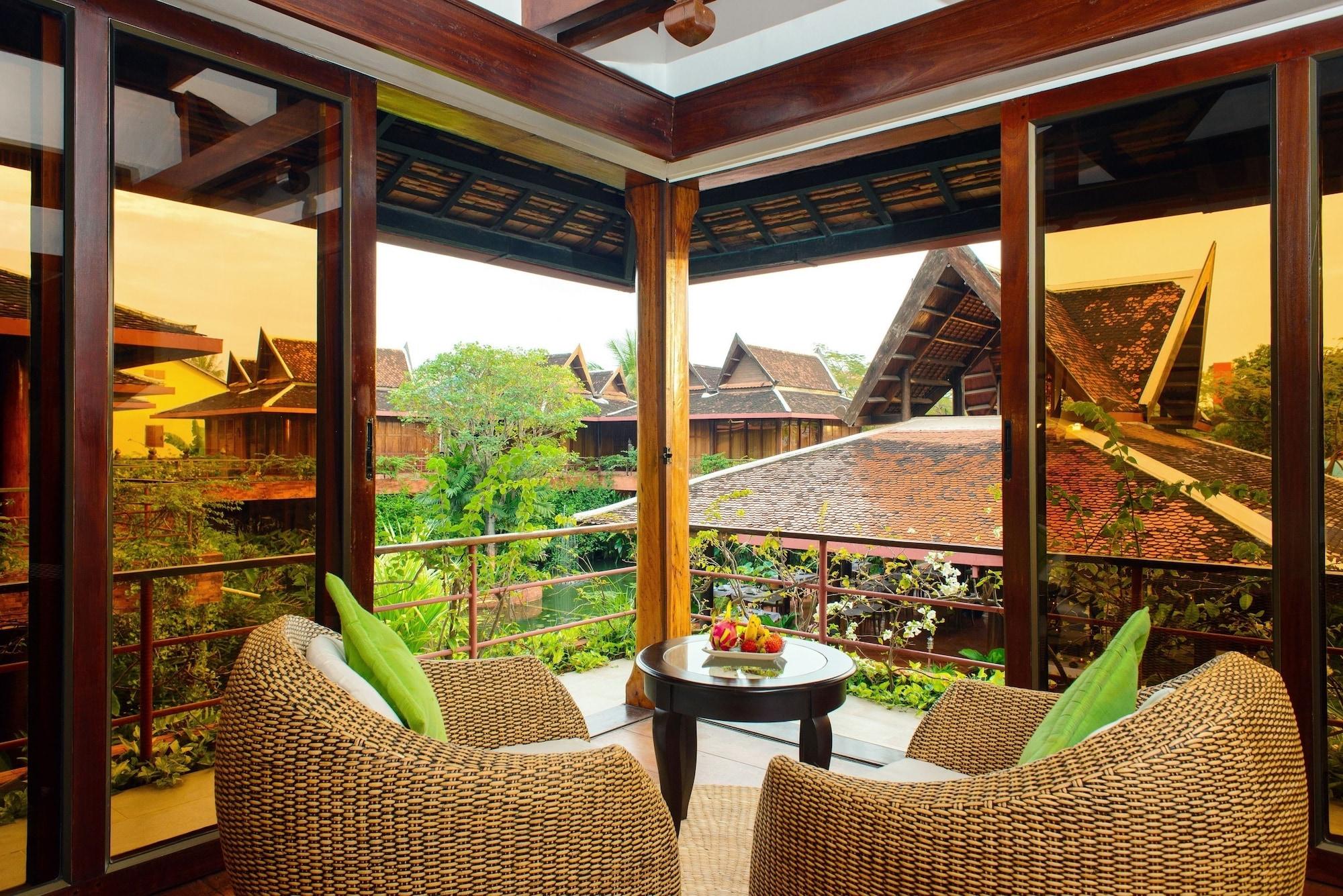 Angkor Village Hotel - Small Luxury Hotels Of The World Сіємреап Екстер'єр фото A view from a suite at the resort
